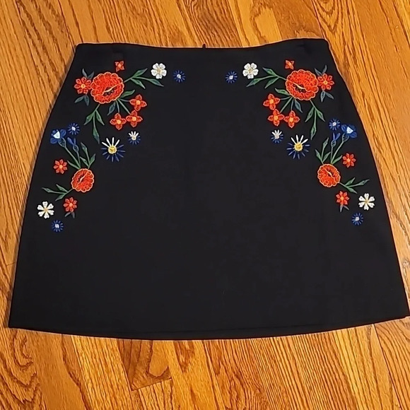 French Connection Skirt - Picture 2 of 6